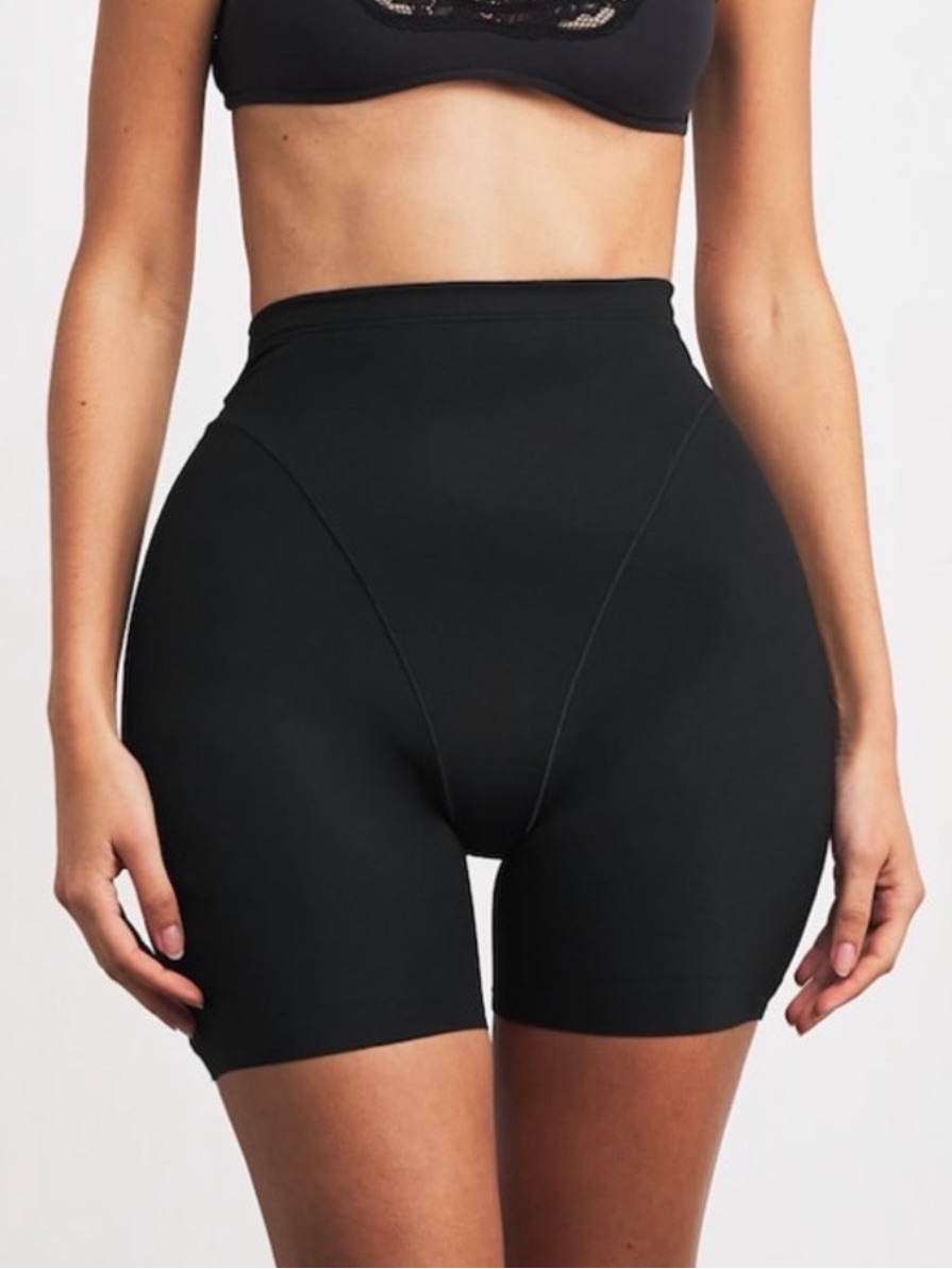 Nwt Skims Body Butt And Hip Enhancing Mid Thigh Shorts